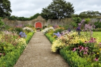 Strakke borders maken plaats voor losse beplanting