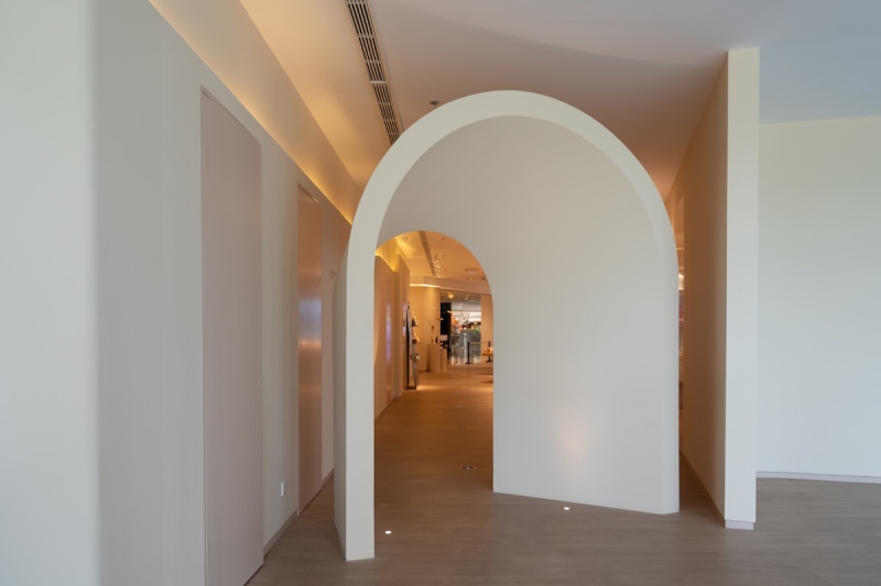 Architecten ruilen de rechte deuropening voor een boog