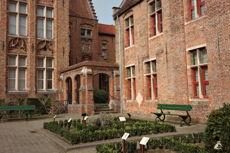 Het hofje keert terug als woonvorm in Nederland